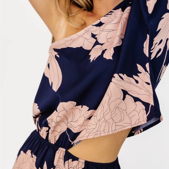Elegant Navy and Pink Floral One-Shoulder Dress - Picture 3 of 12